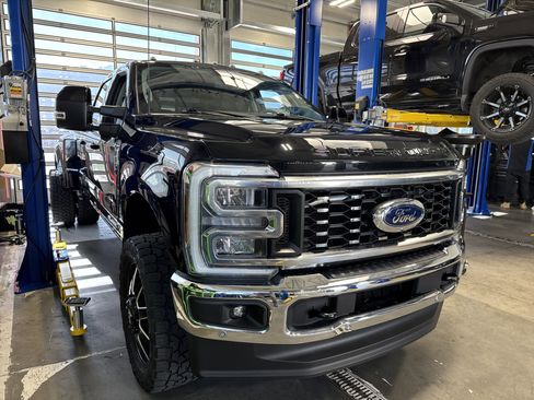 Used 2024 Ford F350 Lariat w/ Lariat Ultimate Package AWD/4WD image 3