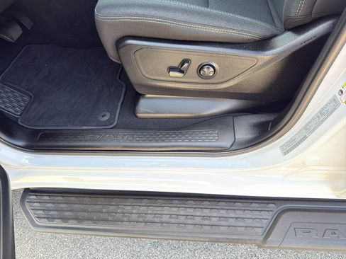 Used 2025 RAM 1500 Big Horn AWD/4WD image 15