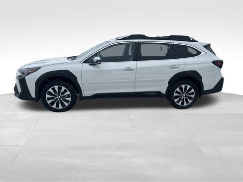 Used 2023 Subaru Outback Touring image 2