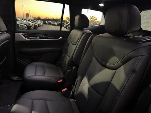 Used 2024 Cadillac XT6 Premium Luxury w/ Technology Package AWD/4WD image 11