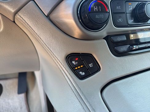 Used 2016 GMC Yukon XL Denali image 31