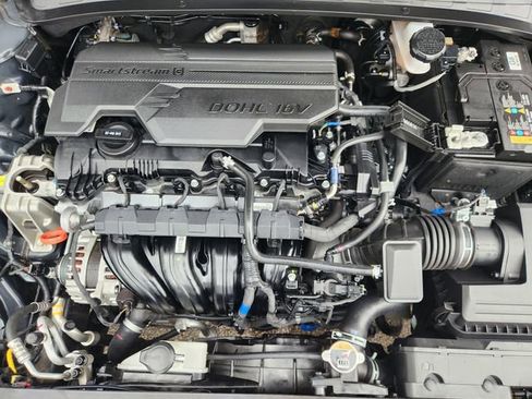 Used 2024 Hyundai Elantra SEL image 28