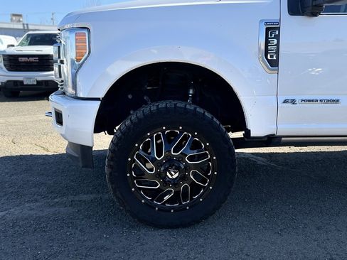 Used 2019 Ford F350 Limited image 4