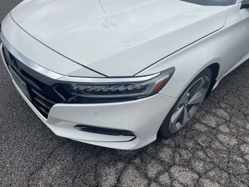 Used 2018 Honda Accord Touring image 14