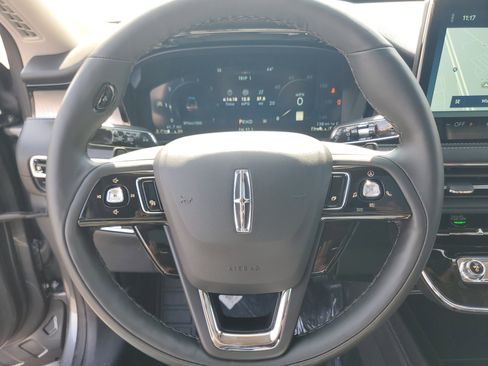 New 2026 Lincoln Corsair Reserve w/ Jet Appearance Package AWD/4WD image 16