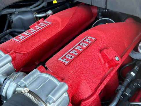 Used 2019 Ferrari Portofino RWD image 36