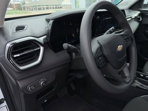 Used 2025 Chevrolet TrailBlazer LT image 30