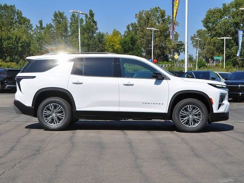 New 2026 Chevrolet Traverse LT w/ Driver Confidence Package image 2