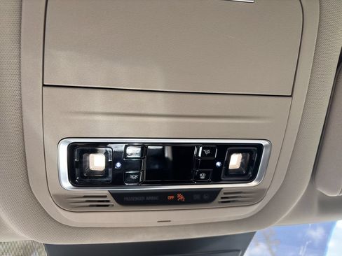 Used 2025 Lincoln Nautilus Premier AWD/4WD image 16