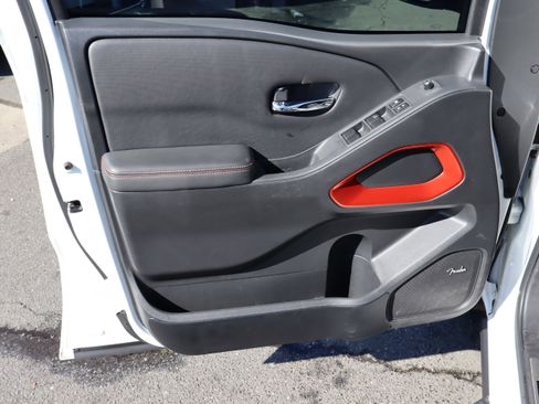 Used 2023 Nissan Frontier PRO-4X w/ Pro-4X Premium Package image 18