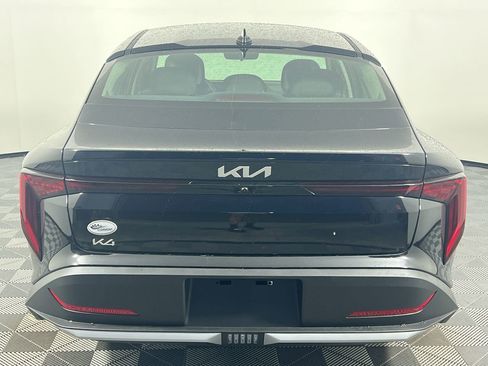 New 2025 Kia K4 LXS image 4
