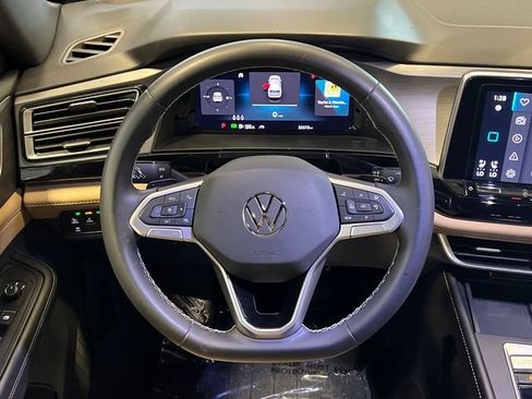 Certified 2024 Volkswagen Atlas Cross Sport SE FWD image 19