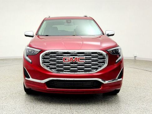 Used 2020 GMC Terrain Denali w/ Denali Premium Package FWD image 2