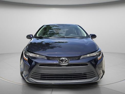 Used 2025 Toyota Corolla LE FWD image 4