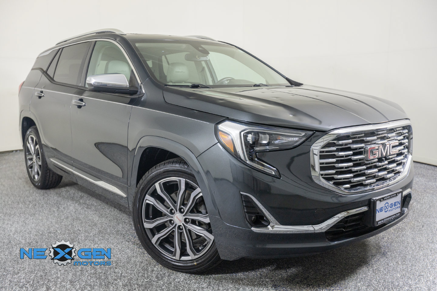 Used 2018 GMC Terrain Denali w/ Advanced Safety Package FWD image 1