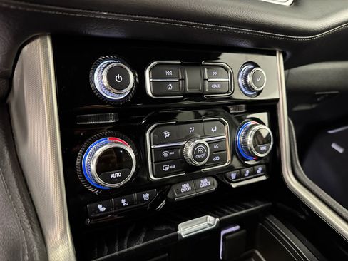 Used 2022 GMC Yukon Denali w/ Advanced Technology Package image 27
