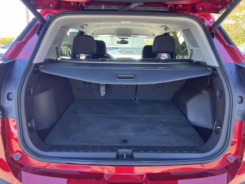 Used 2023 GMC Terrain SLE w/ Driver Convenience Package image 7