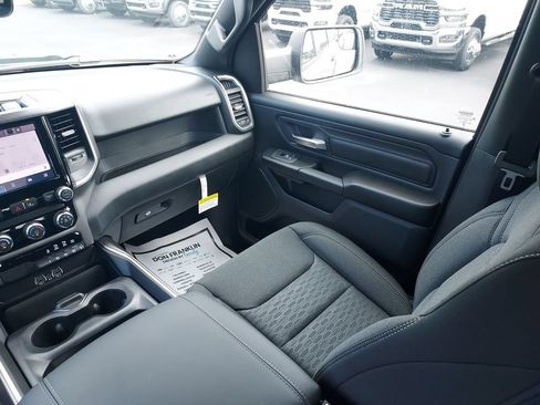 New 2026 RAM 1500 Express AWD/4WD image 11