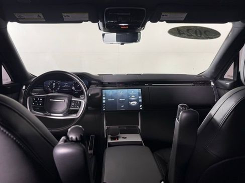 Used 2024 Land Rover Range Rover Long Wheelbase SE image 26