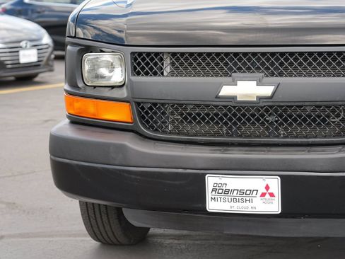 Used 2016 Chevrolet Express 3500 Extended RWD image 9
