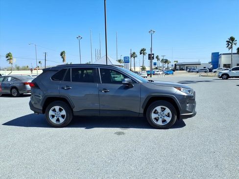 Used 2020 Toyota RAV4 XLE w/ Convenience Package image 9