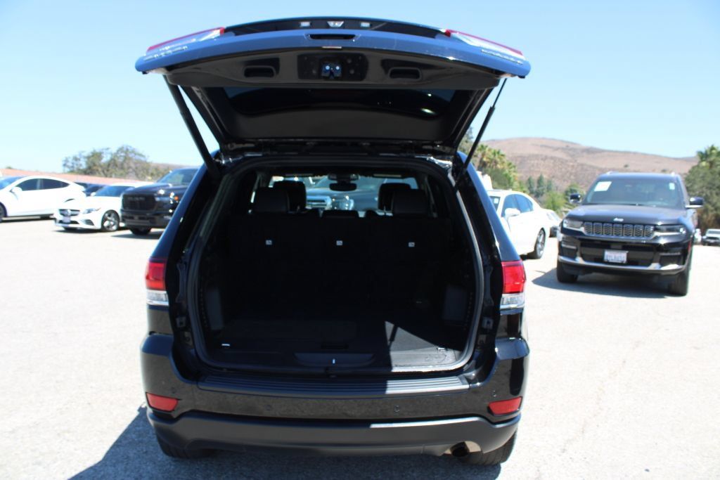 Used 2022 Jeep Grand Cherokee Laredo X AWD/4WD image 11