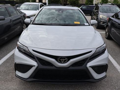 Used 2023 Toyota Camry SE FWD image 5