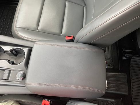 Used 2025 Ford Explorer Active w/ Active Comfort Package RWD image 23