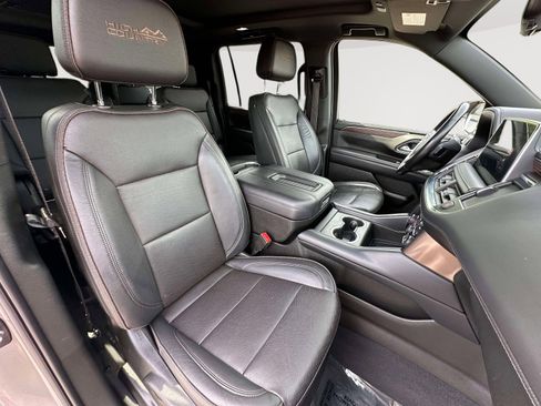Used 2022 Chevrolet Suburban High Country AWD/4WD image 25
