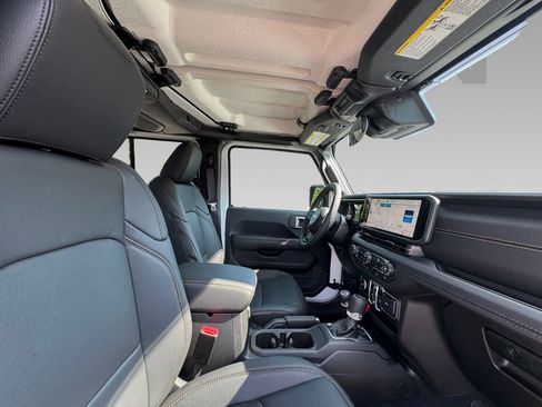 New 2025 Jeep Gladiator Sport image 8