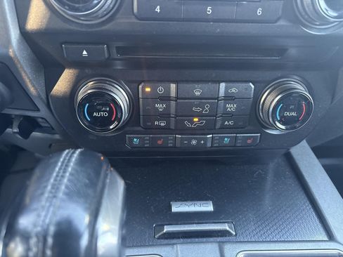 Used 2018 Ford F150 Raptor w/ Equipment Group 802A Luxury image 38