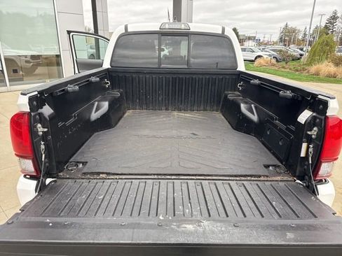 Used 2019 Toyota Tacoma SR w/ SR Convenience Package AWD/4WD image 31