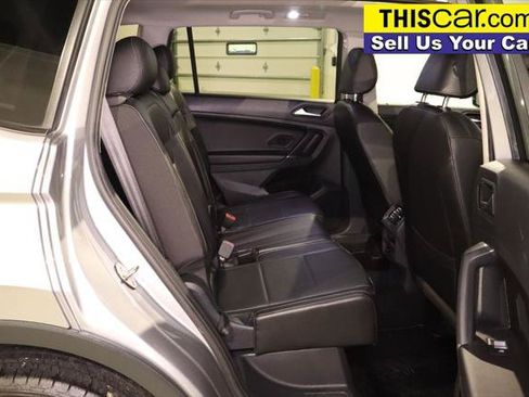 Used 2020 Volkswagen Tiguan SE FWD image 28