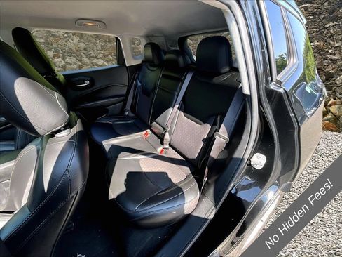 Used 2019 Jeep Compass Latitude w/ Popular Equipment Group AWD/4WD image 19