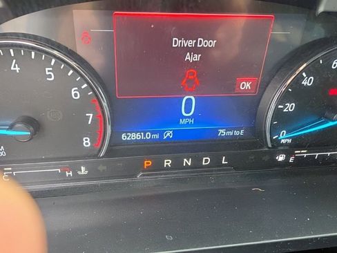 Used 2023 Ford Explorer XLT w/ Equipment Group 202A image 4