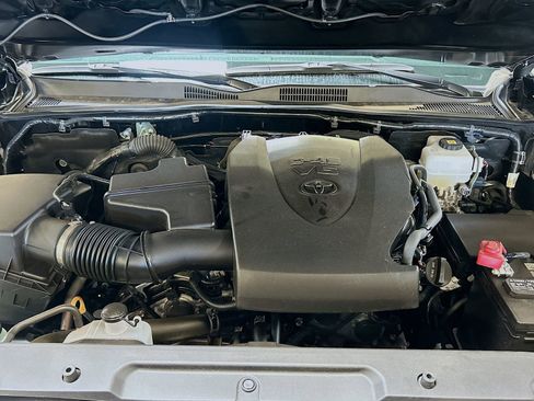 Used 2023 Toyota Tacoma TRD Off-Road image 27