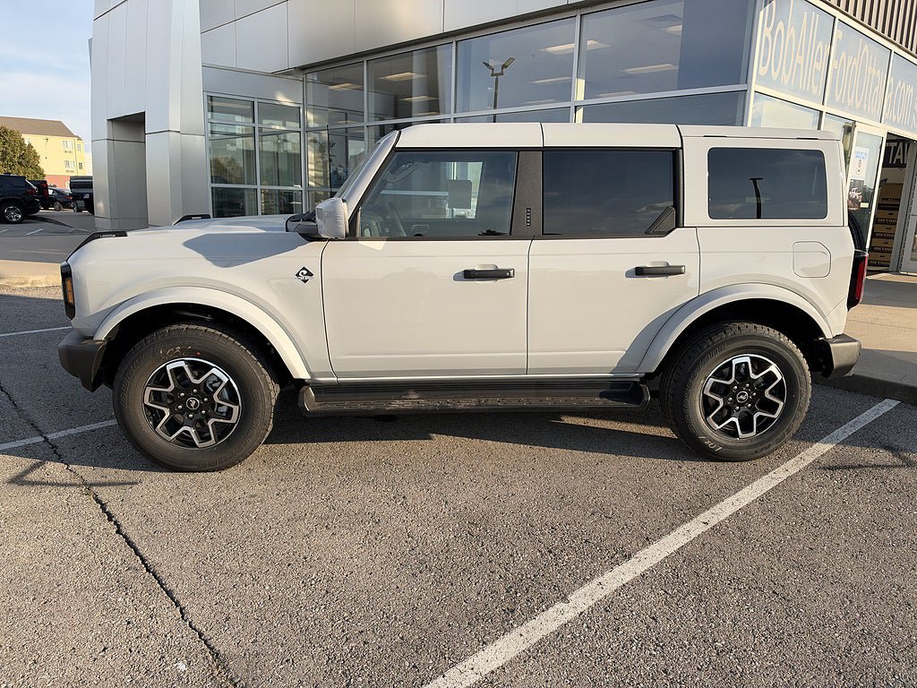 New 2026 Ford Bronco Outer Banks AWD/4WD image 2
