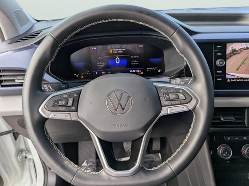 Used 2023 Volkswagen Taos SE w/ Panoramic Sunroof Package FWD image 26