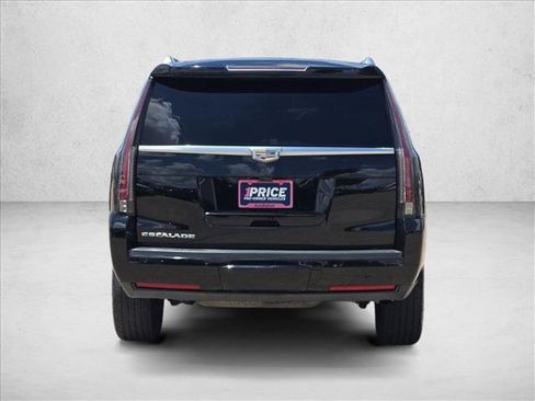 Used 2018 Cadillac Escalade Luxury RWD image 6