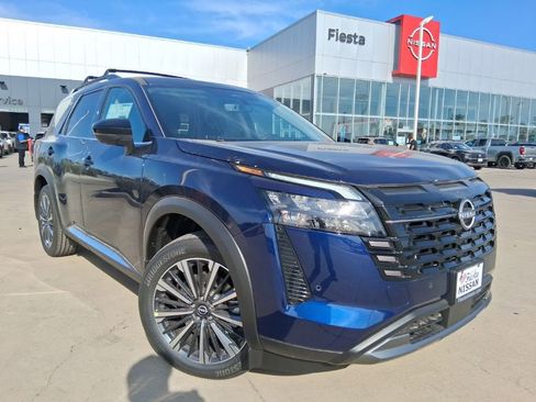 New 2026 Nissan Pathfinder Platinum w/ Cargo Package AWD/4WD image 1