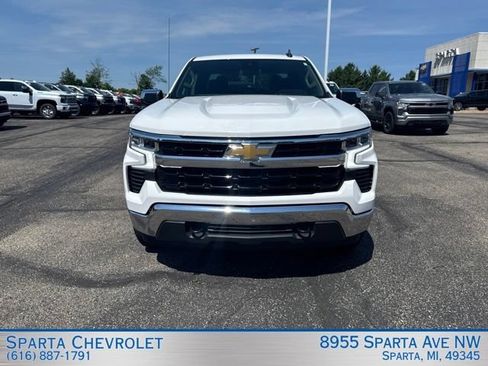Used 2023 Chevrolet Silverado 1500 LT AWD/4WD image 8