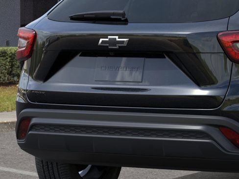 New 2026 Chevrolet Trax LS w/ LS Convenience Package image 14