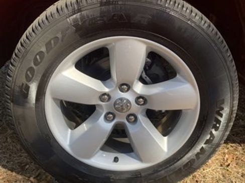 Used 2023 RAM 1500 Classic SLT image 24