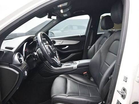 Used 2022 Mercedes-Benz GLC 300 image 6