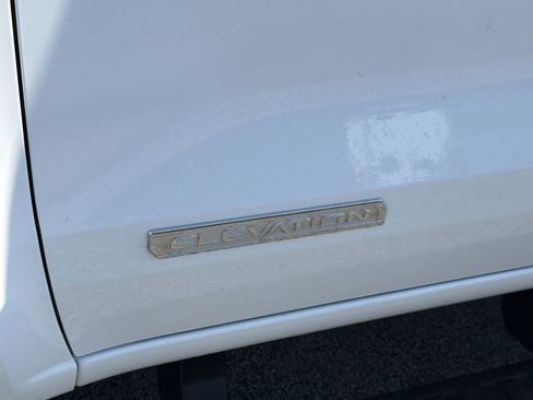 Used 2025 GMC Canyon Elevation image 27