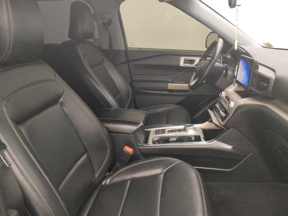 Used 2023 Ford Explorer XLT w/ Equipment Group 202A RWD image 21