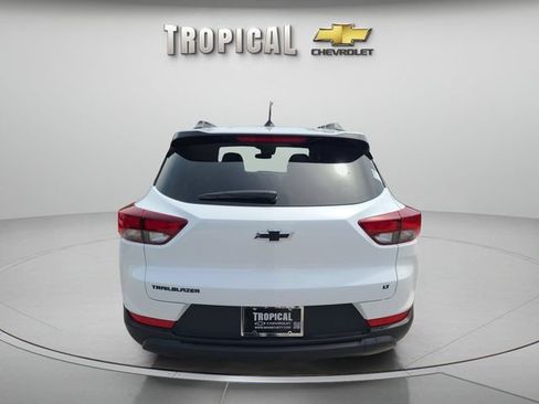 New 2026 Chevrolet TrailBlazer LT w/ Midnight Edition FWD image 4