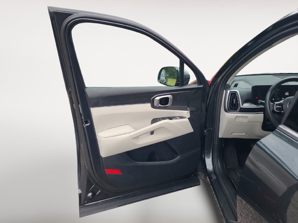 Used 2025 Kia Sorento S FWD image 21