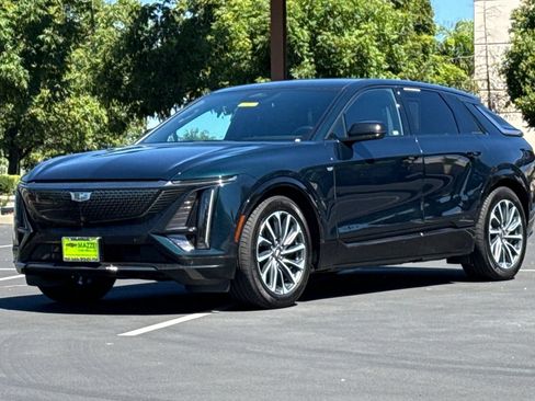 Used 2024 Cadillac Lyriq Sport RWD image 16