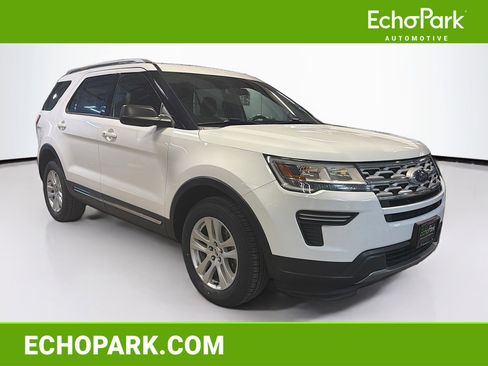 Used 2019 Ford Explorer XLT image 1